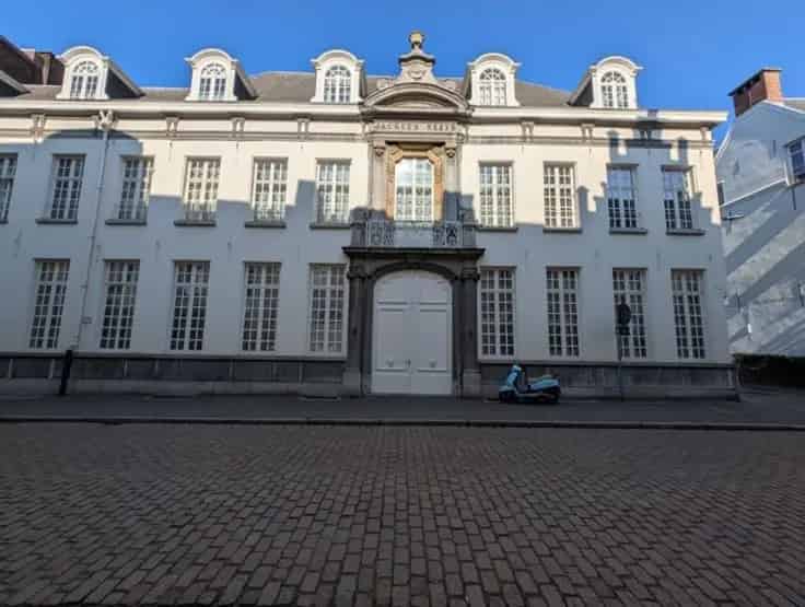 Duplex Studio Antwerpen: Instapklaar & Gemeubeld