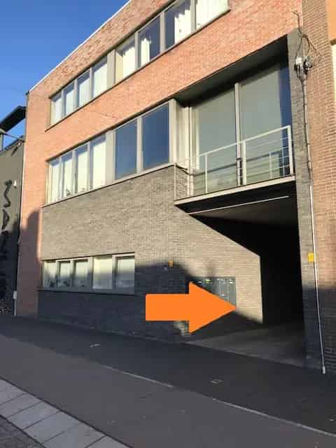 Garage te Huur Kapellen Centrum 144m2