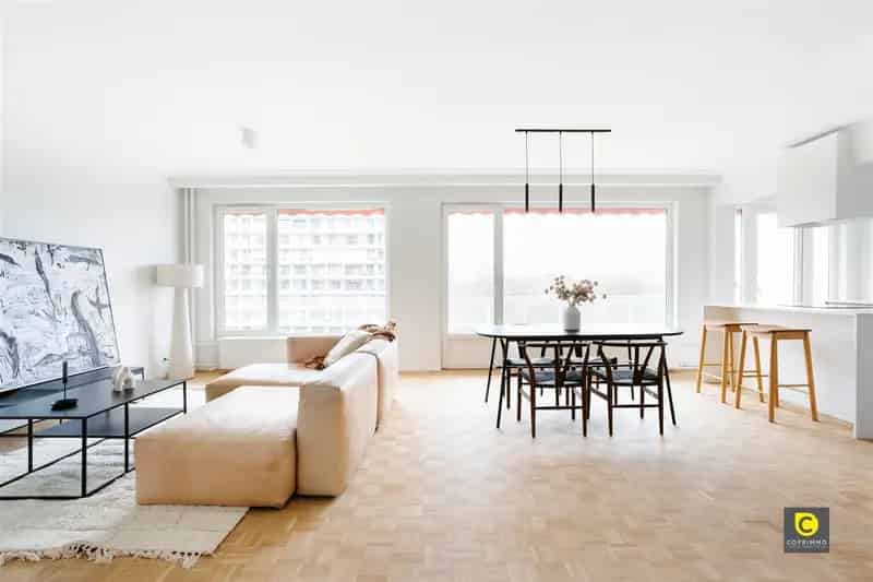Gerenoveerd 2 Slaapkamer Appartement Te Huur Prachtig Uitzicht