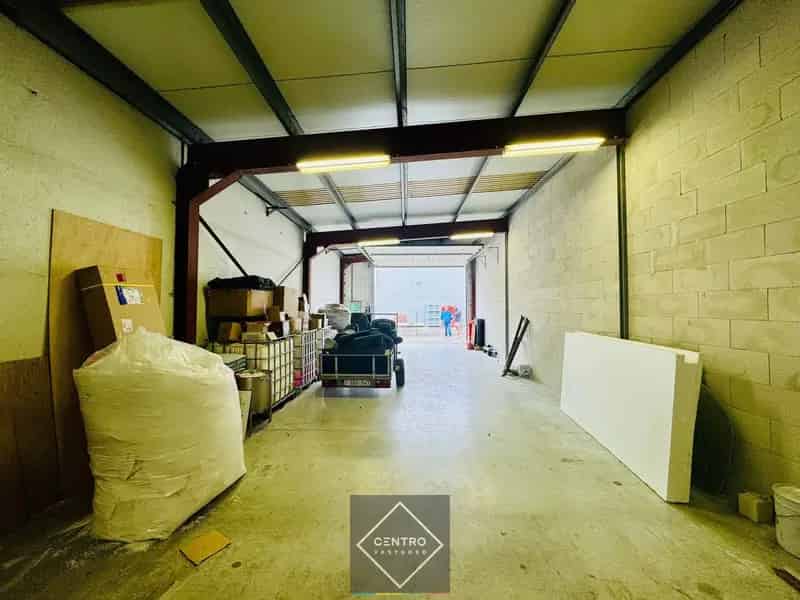 Geïsoleerd Magazijn 120m² Blankenberge Parkeergelegenheid