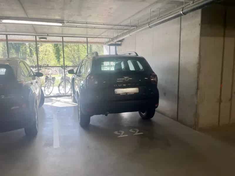 Overdekte Autostaanplaats te Koop Bevingen Centrum