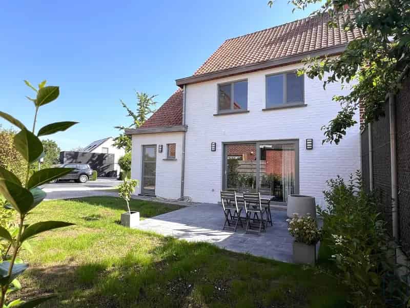 Gerenoveerde gezinswoning 3 slaapkamers tuin