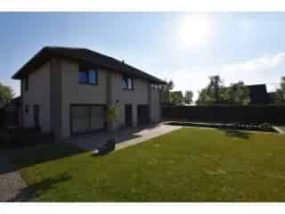 Villa te koop Eeklo 3 slaapkamers tuin zwemvijver