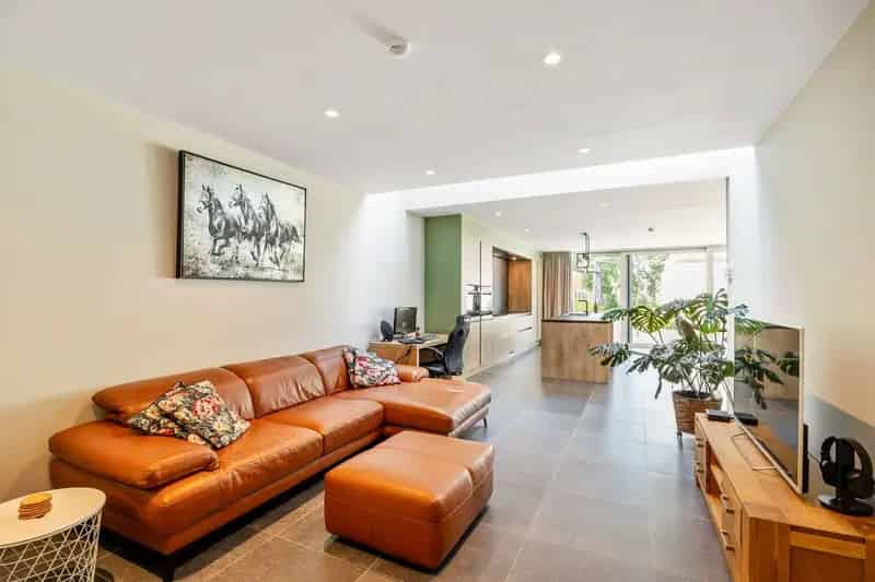 Huis te koop Hoevenen: Instapklare woning met karakter