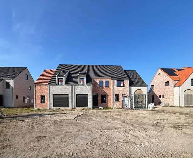 Huis Te Koop Hof van Leerne: Pastorijwoning 4 slaapkamers