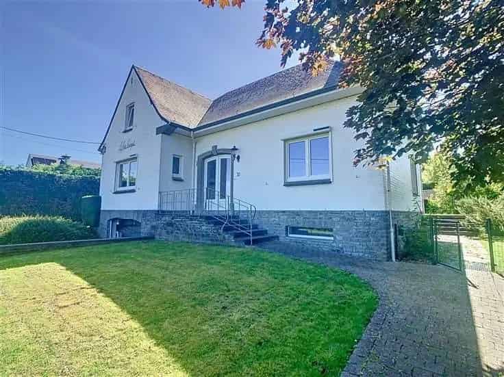 Huis Te Koop Dinant - Villa met Zwembad en Tuin