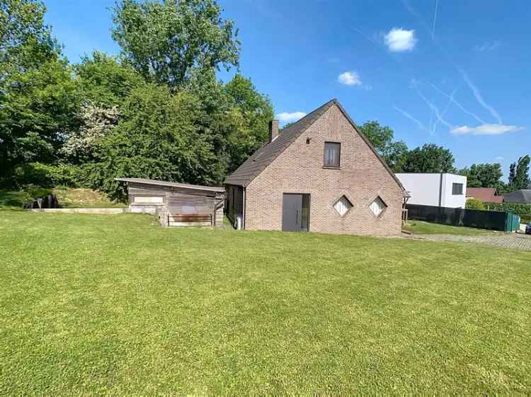 Mooie woning 3 slaapkamers terrassen jacuzzi tuin 10a 82ca