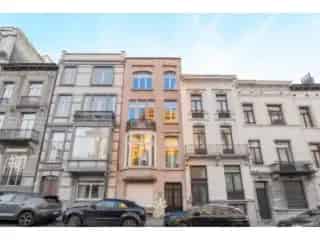 Huis Gemengd Gebruik Brussel 452m² 4 Units Renovatie
