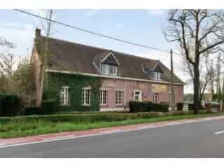 Handelspand met Appartement te Kalmthout