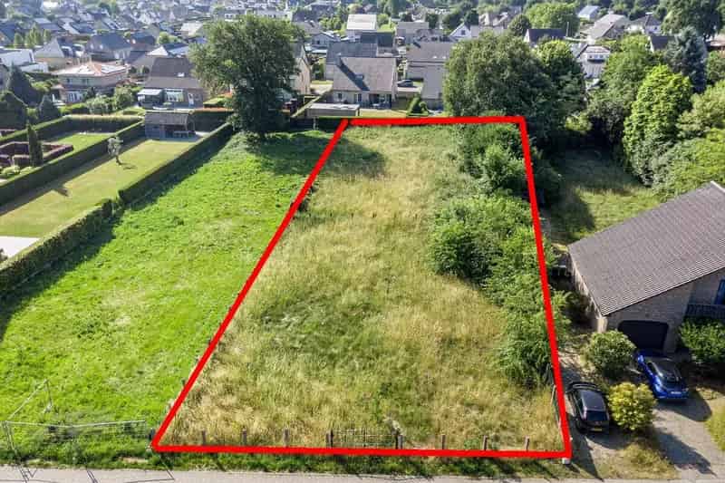 Bouwkavel Lanaken 1463m²  Zuidoost tuin Geen Bouwverplichting