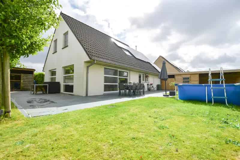 Hedendaagse Villa te Koop Nabij Hertsberge Centrum