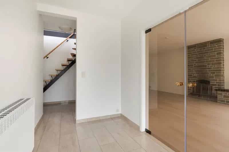 Volledig gerenoveerde woning in rustige villawijk
