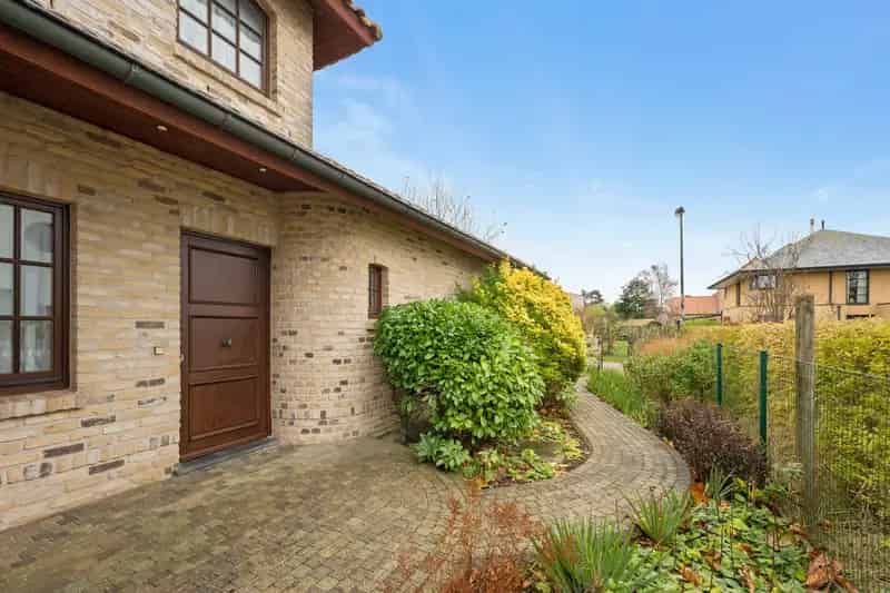 Villa te Koop Bredene: Instapklare Spaanse Villa Nabij Strand