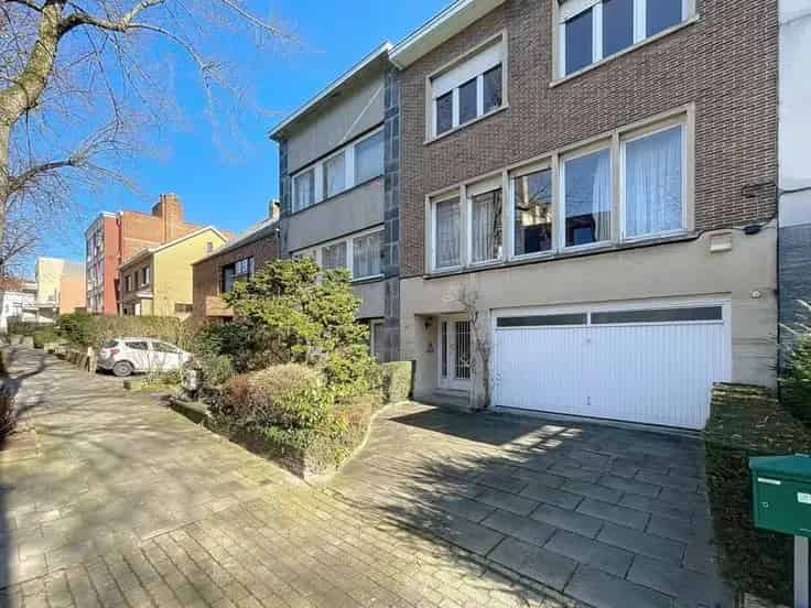 Appartementenblok Te Koop Te Renoveren 3 Eenheden Vergunning