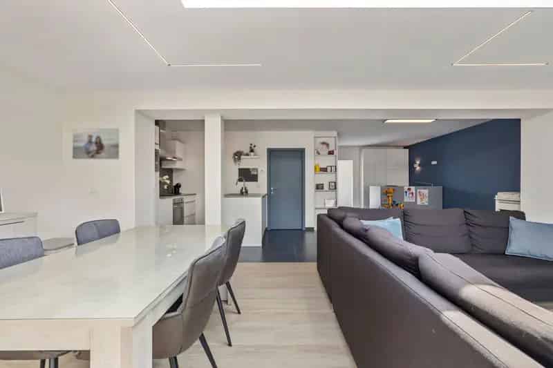 Energiezuinige woning met garage zonnepanelen en airco