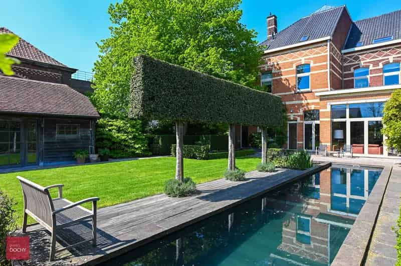 Herenhuis te huur 7 slaapkamers zwembad 854m²