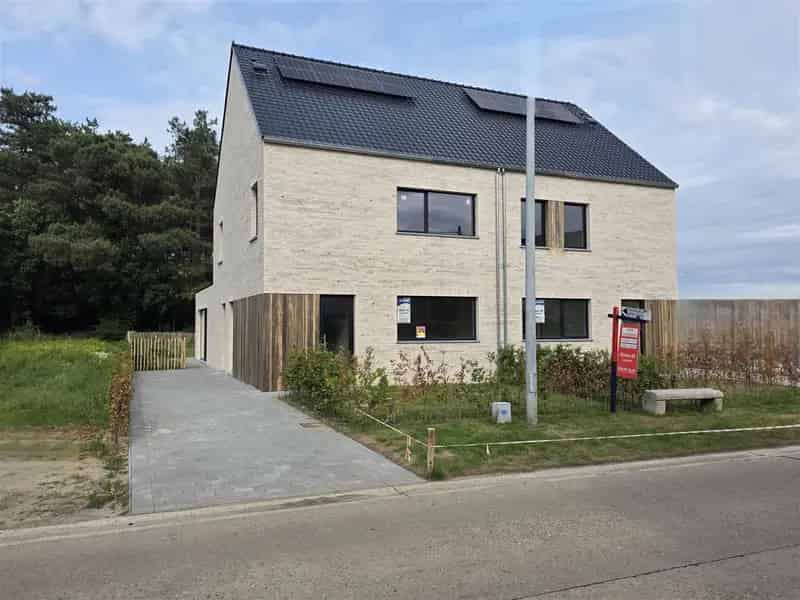 Duurzame Halfopen Woning Boszicht