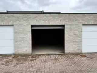 Garagebox te koop Tielt 26m2 automatische poort