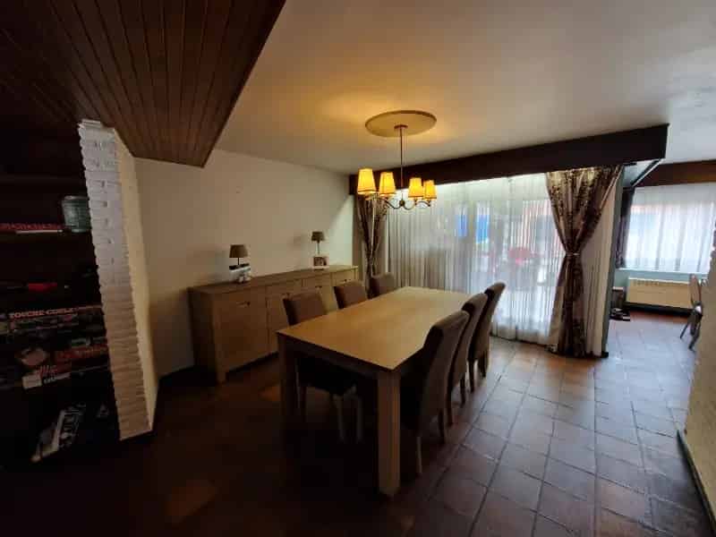 Huis te Huur Lebbeke 3 Slaapkamers Tuin Garage