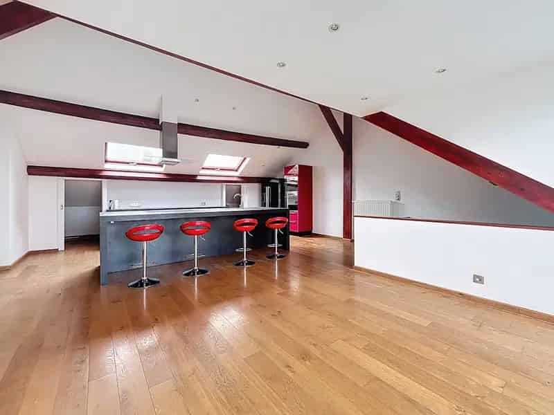 Ruime 3 Slaapkamer Duplex Te Huur Nabij Montgomery