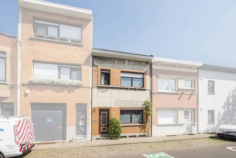 Huis te koop Deurne: Gezellige woning nabij park