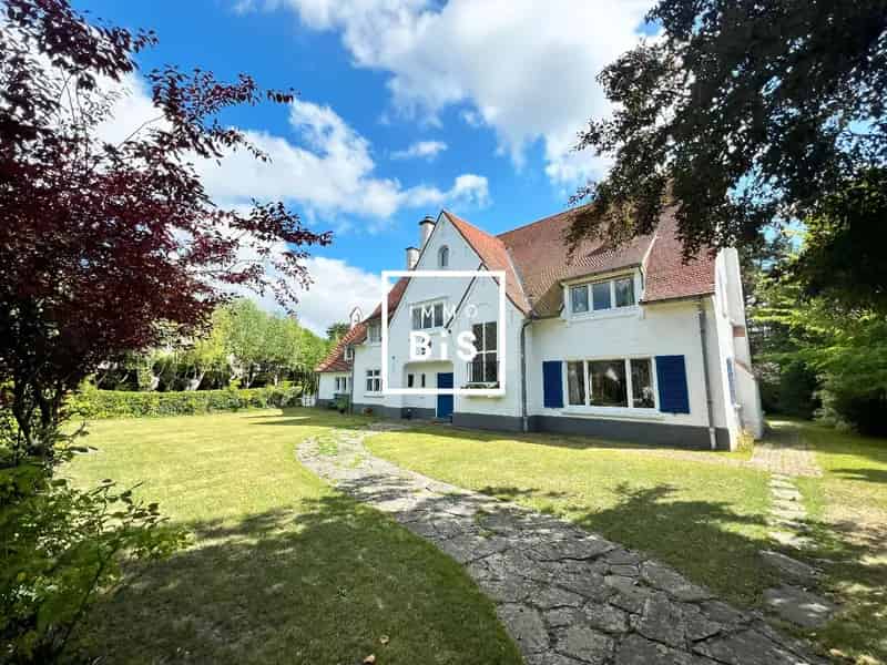 Huis te Koop Zoute: 7 Slaapkamers, 6 Badkamers, 1912m²
