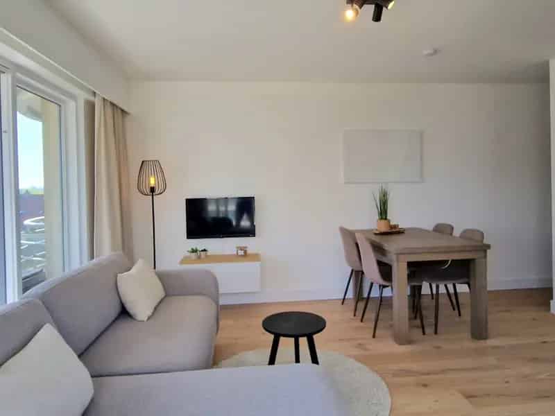 Appartement te koop De Panne: Gerenoveerd hoekappartement met zeezicht