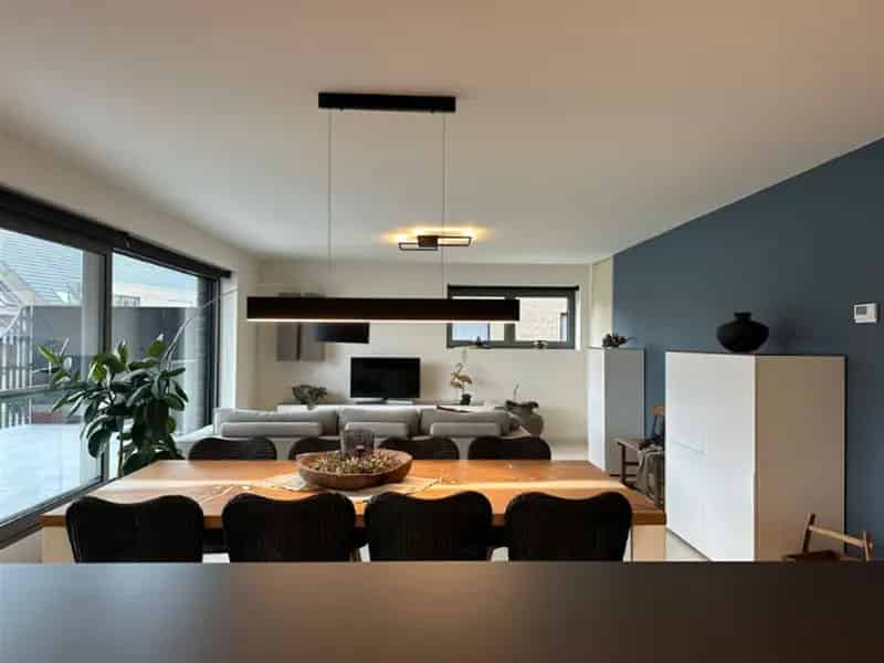 Appartement te huur 2 slaapkamers groot terras parking