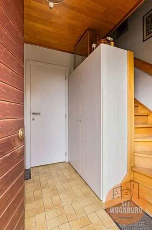 Gerenoveerde 3-gevel woning te koop 3 slaapkamers garage tuin