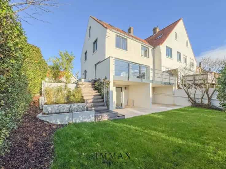 Te Koop: Luxe Gerenoveerde Villa Knokke