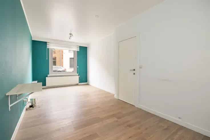 Huis Te Koop Zwijndrecht 4 slaapkamers Rustige Straat