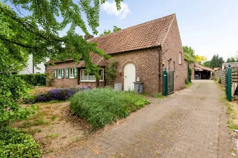 Centraal gelegen landhuis te Nijvel 3 slaapkamers tuin garage