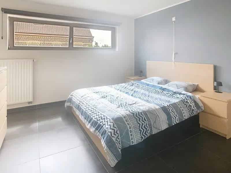 Recent Vernieuwde Woning Westrozebeke Centrum