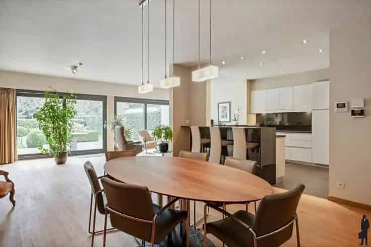Huis Te Koop Brasschaat: Instapklaar met 3 slaapkamers en 16 zonnepanelen