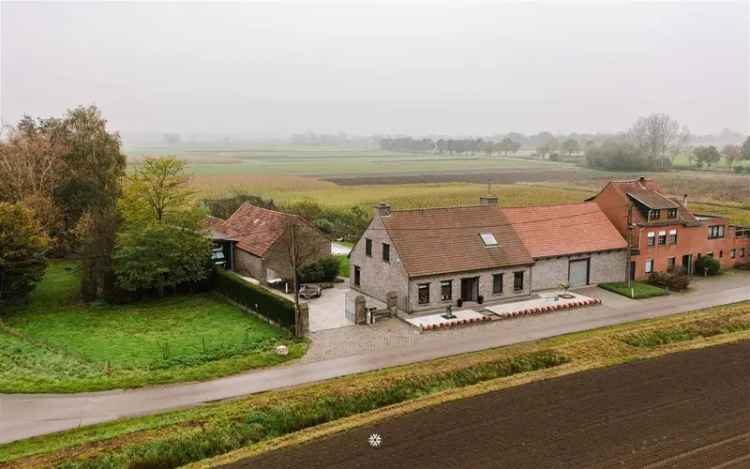 Ontdek deze landelijk gelegen woning te Vrasene