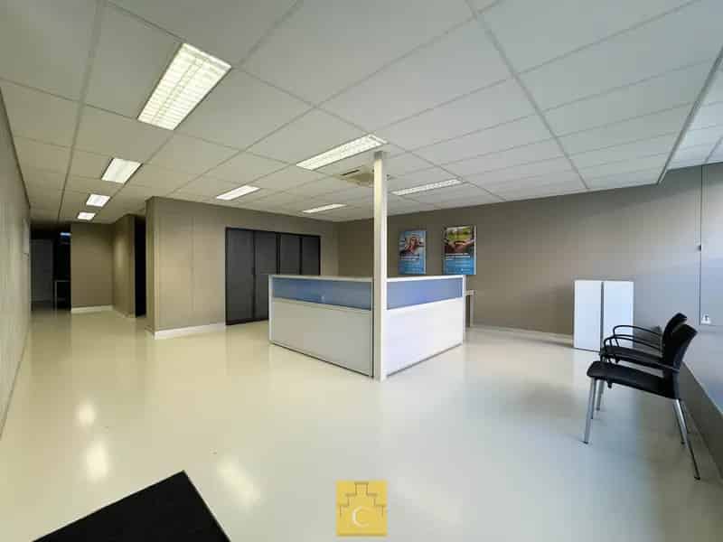 Handelspand met Duplexwoning te Loppem