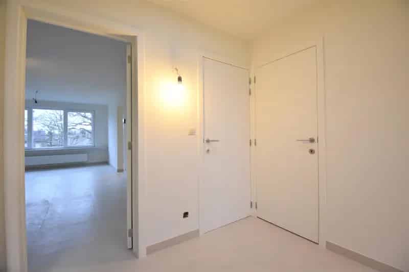 Gerenoveerd Appartement 2 slaapkamers Nabij Station