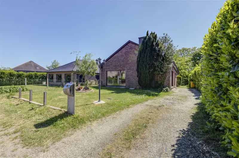 Huis te koop: Te renoveren woning in groene omgeving