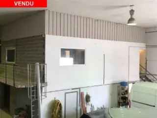 Industrieel pand te koop Mont Saint Guibert 850m²
