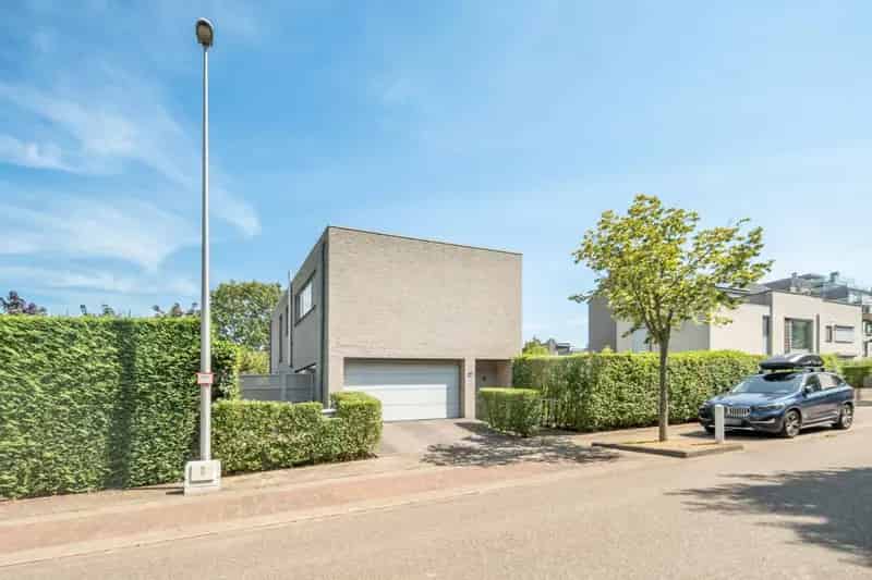 Prachtige ruime moderne villa met tuin, terras en garage in Hasselt - 3 slaapkamers, 3 badkamers, Bureau, EPC-229.kWh, label C,  perceel 484 m²