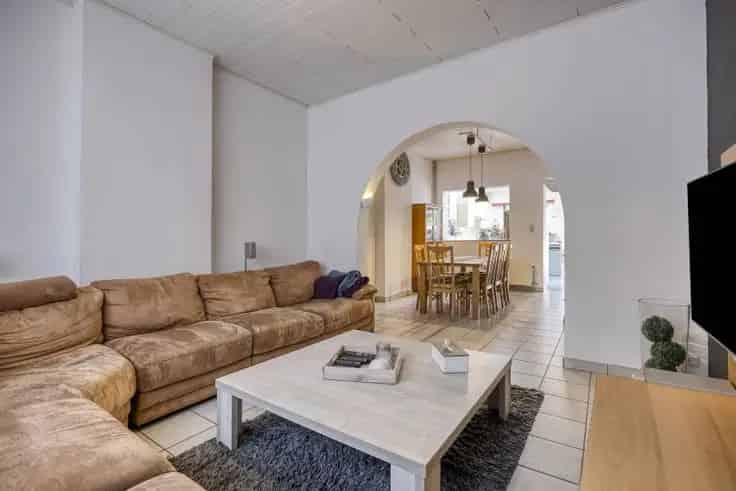 Huis Te Koop Koningslo Grote Garage Gezinswoning