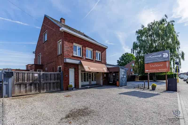 Huis te koop Gavere: Ruime voormalige bakkerij met veelzijdige mogelijkheden