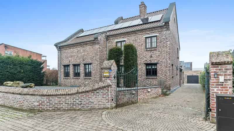 Ruime gezinswoning te koop Maasmechelen 336m²