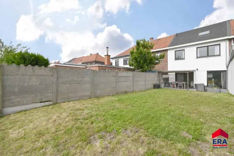Huis te koop Lievegem: Instapklare woning met open zicht
