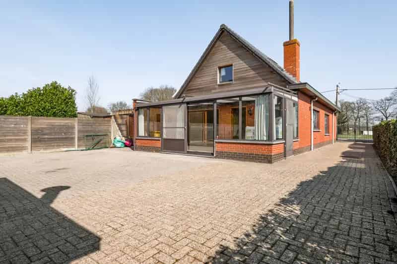 Huis te huur: 3 slaapkamers, garage, tuin 1121m²