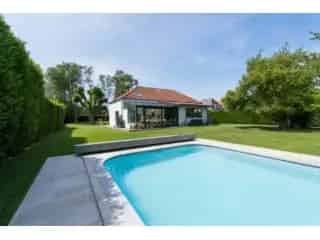 Villa te koop Waterloo - Ruime woning met zwembad en tuin