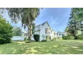 Huis te koop Waterloo - Karaktervolle villa ±400m²