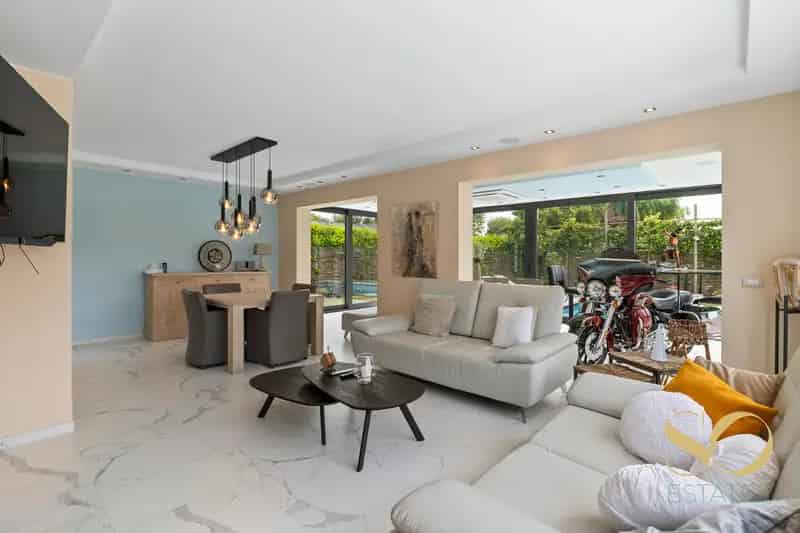 Huis te Koop Knokke 4 slaapkamers gerenoveerd zwembad