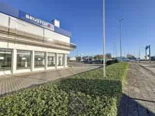 Kantoor te huur Roeselare 400m² met Kelder en Parking