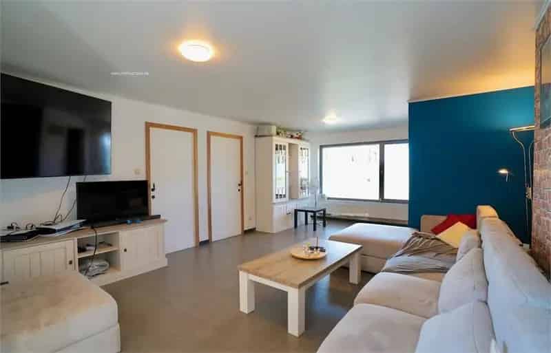 Huis te koop Evergem: 5 slaapkamers, grote tuin, EPC C
